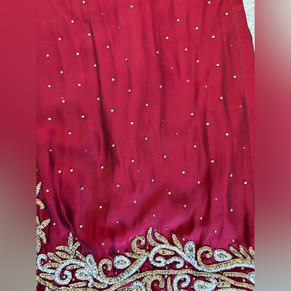 Red and Gold Gharara - Picture 7 of 14
